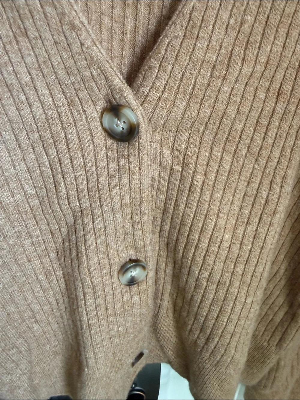 Madewell Ribbed V-Neck Button Cardigan in Camel size L. EUC. No flaws. - Picture 5 of 7